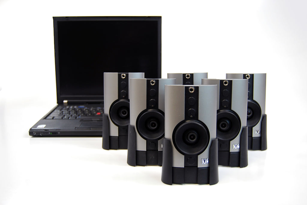 Logitech WiLife Indoor Adjustable Security 6 Camera System 110i & Laptop