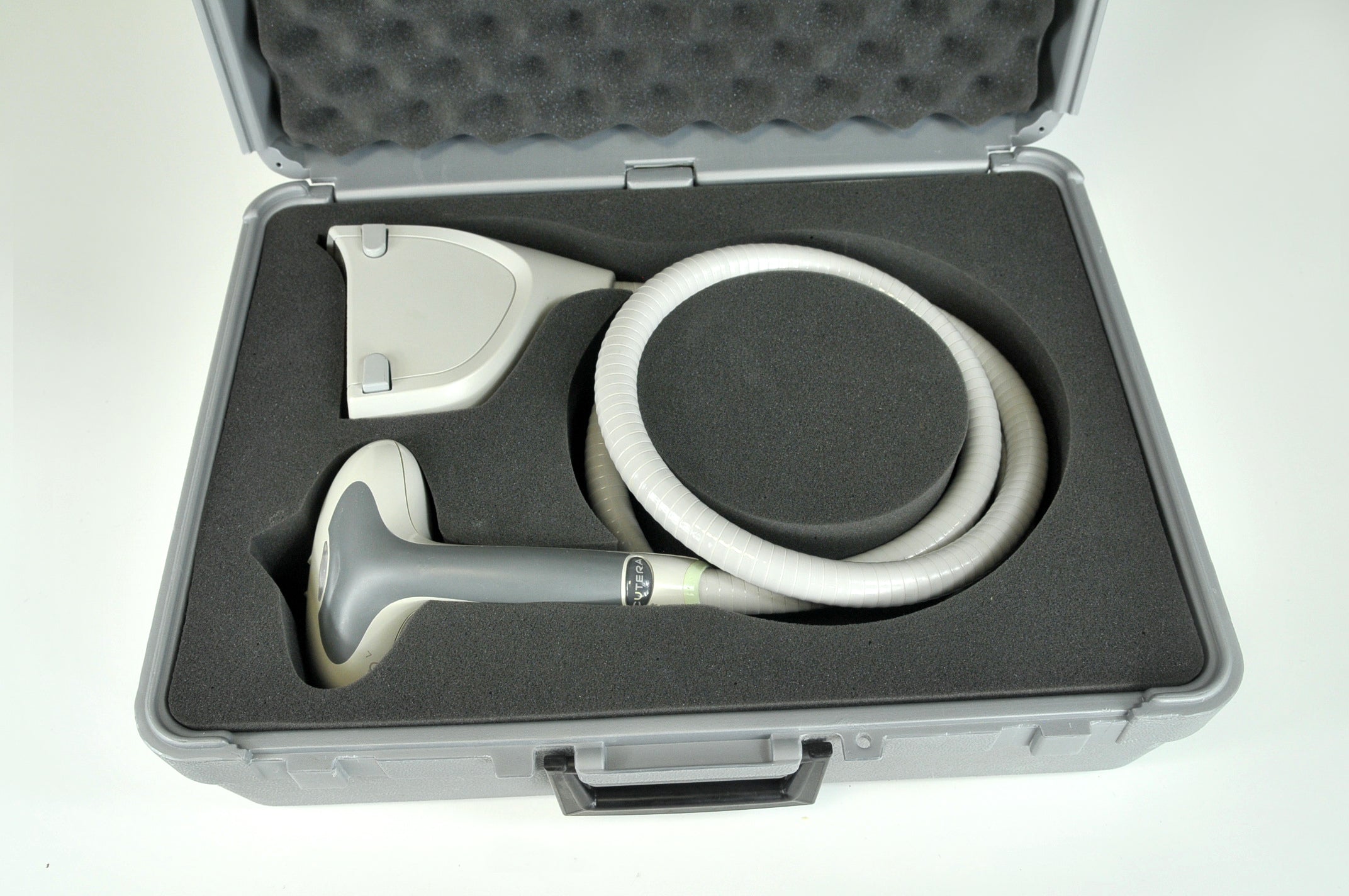 Cutera Titan V Handpiece Xeo Skin Tighten Rejuvenation Infrared IPL IR with Case