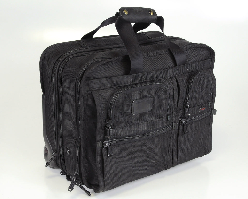 Tumi Black Short Trip Business Travel Wheeled Luggage Case Packing Bag Suitcase