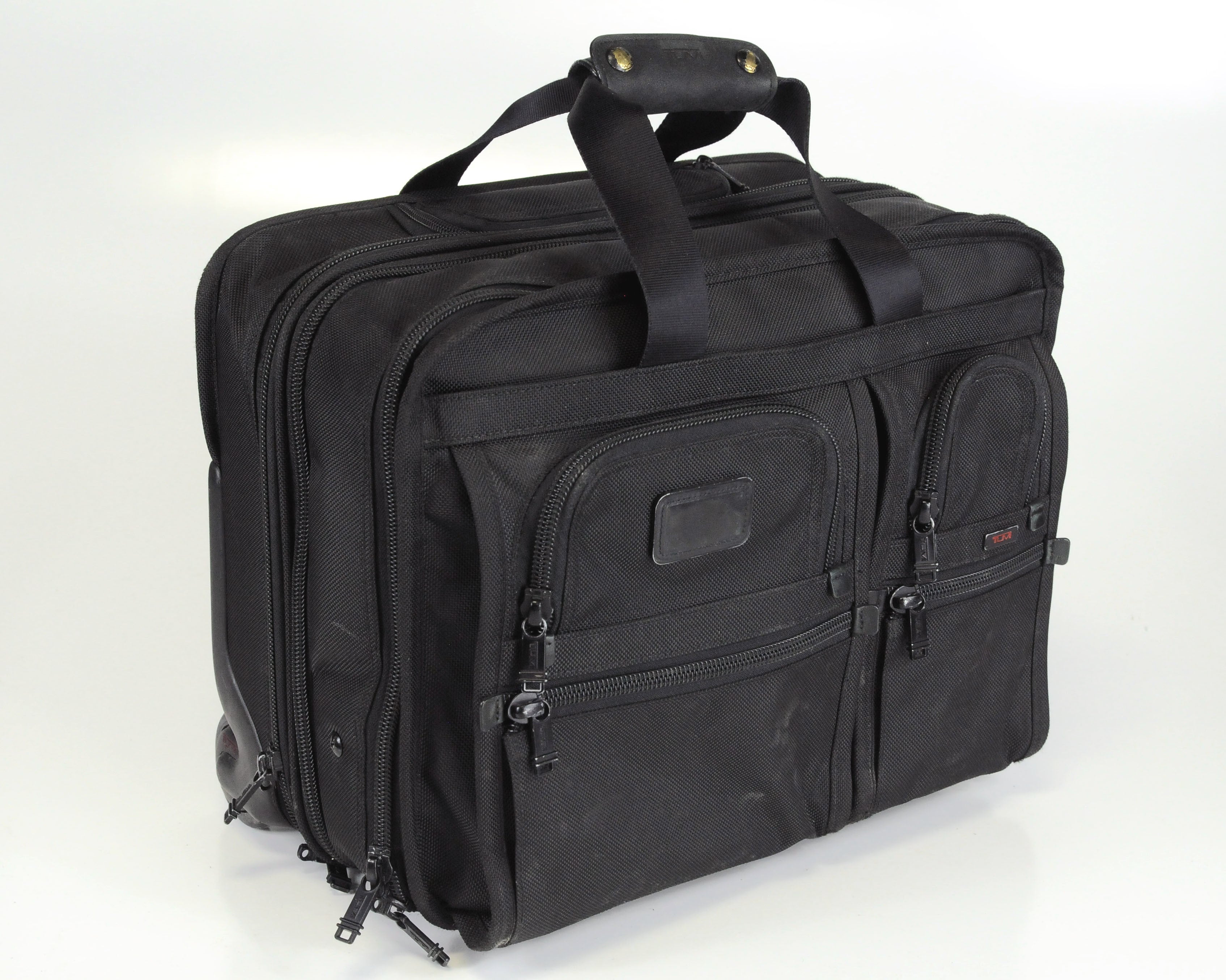 Tumi Black Short Trip Business Travel Wheeled Luggage Case Packing Bag Suitcase