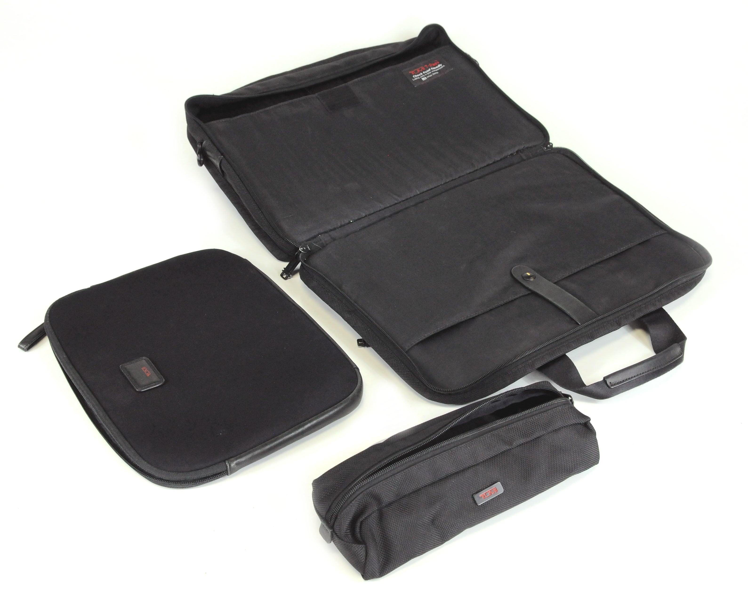 Tumi Black Short Trip Business Travel Wheeled Luggage Case Packing Bag Suitcase