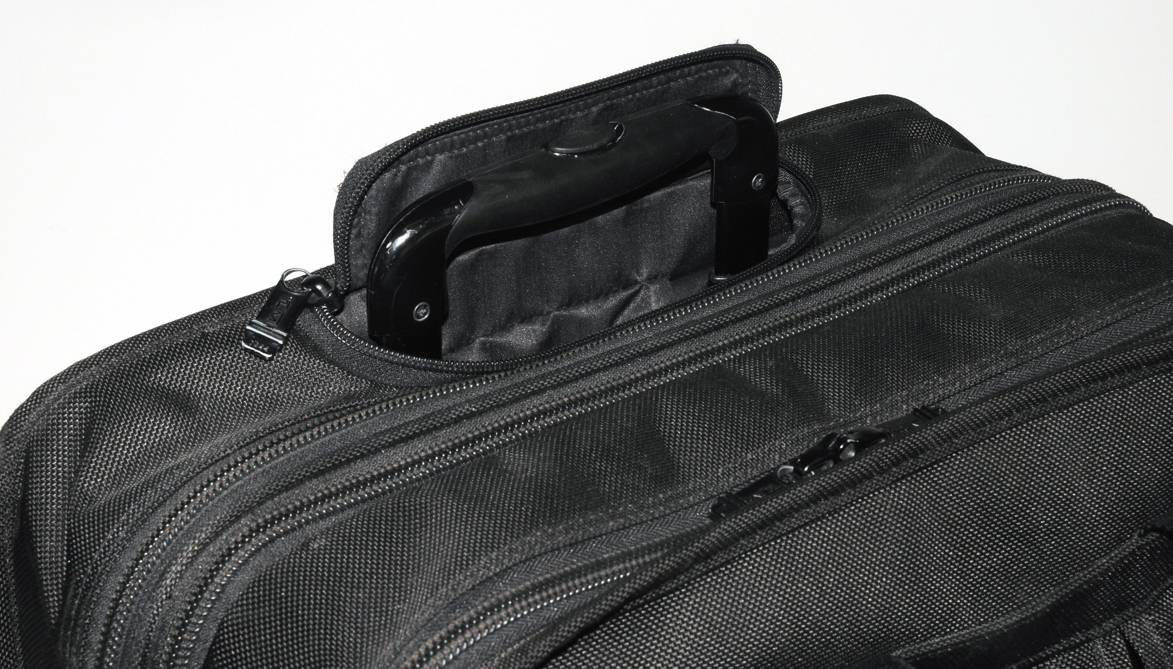 Tumi Black Short Trip Business Travel Wheeled Luggage Case Packing Bag Suitcase