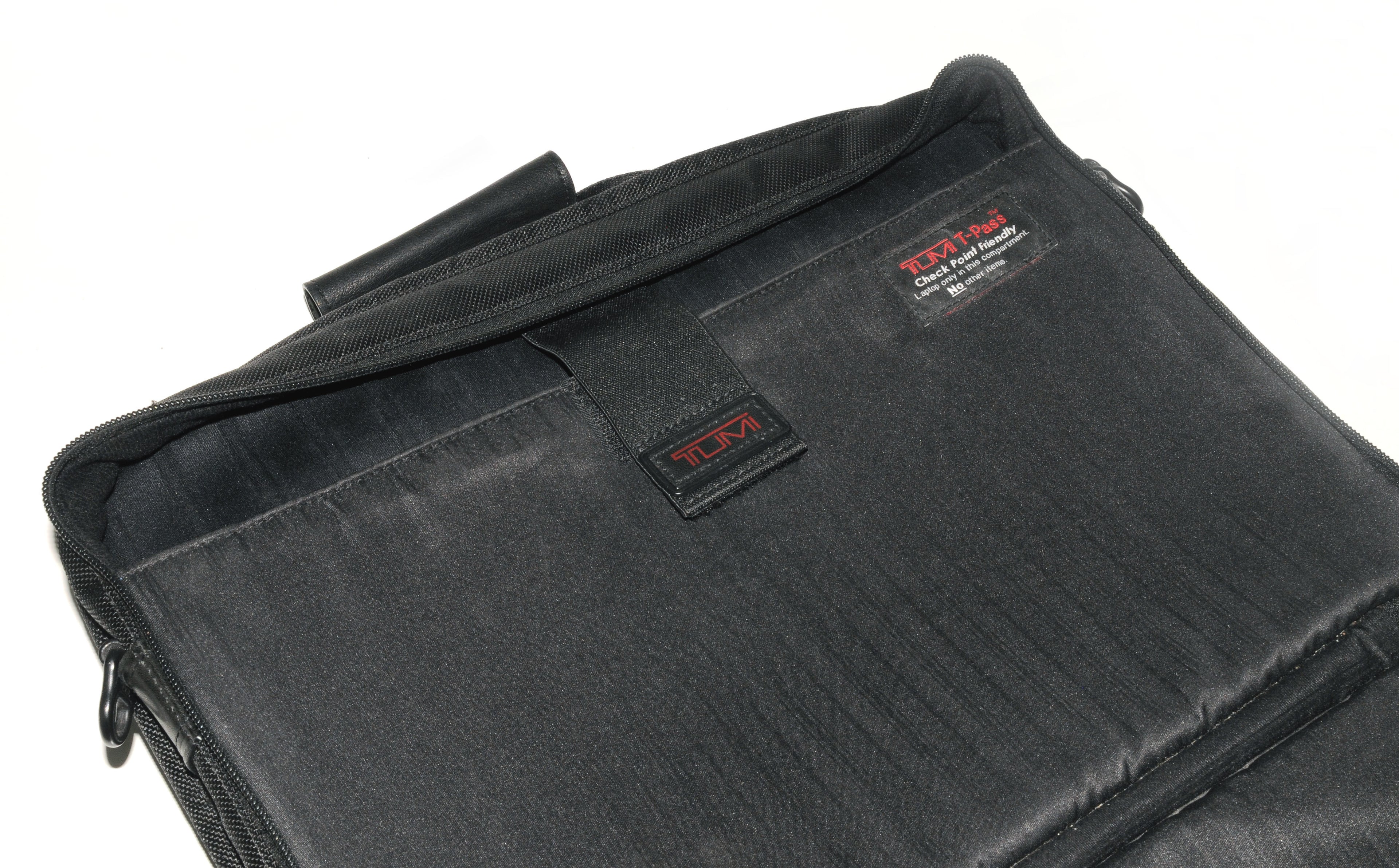 Tumi Black Short Trip Business Travel Wheeled Luggage Case Packing Bag Suitcase