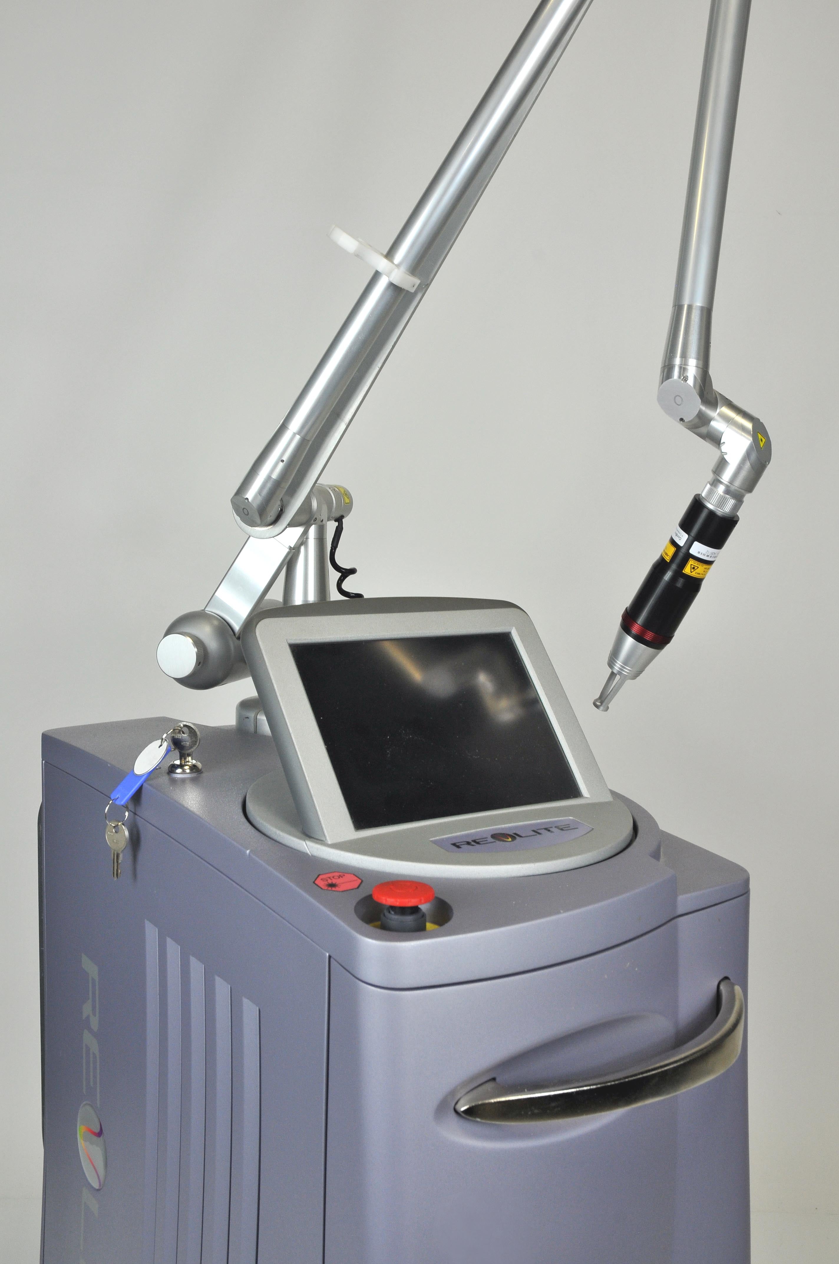 Cynosure HOYA ConBio Revlite Q-Switch 5321064 Laser Tattoo Removal System - 2008