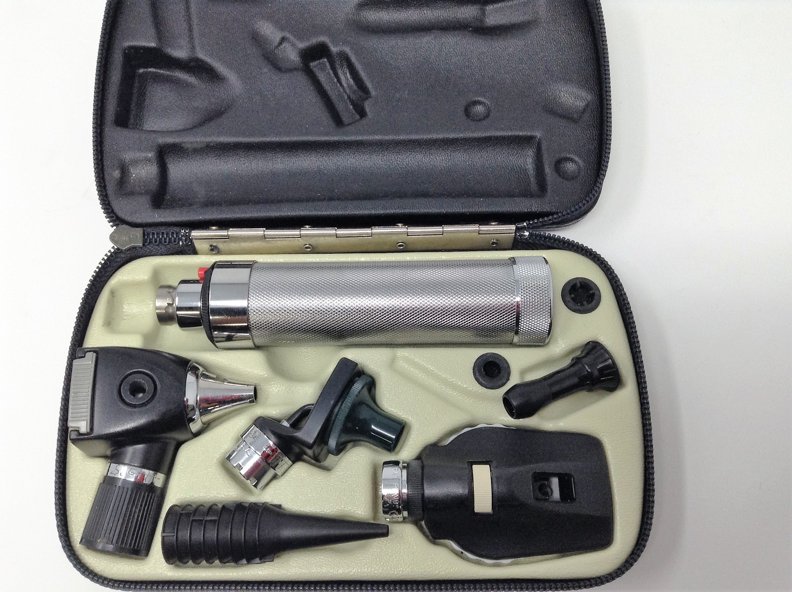 Welch Allyn Diagnostic Set Otoscope Ophthalmoscope Scope 3.5V