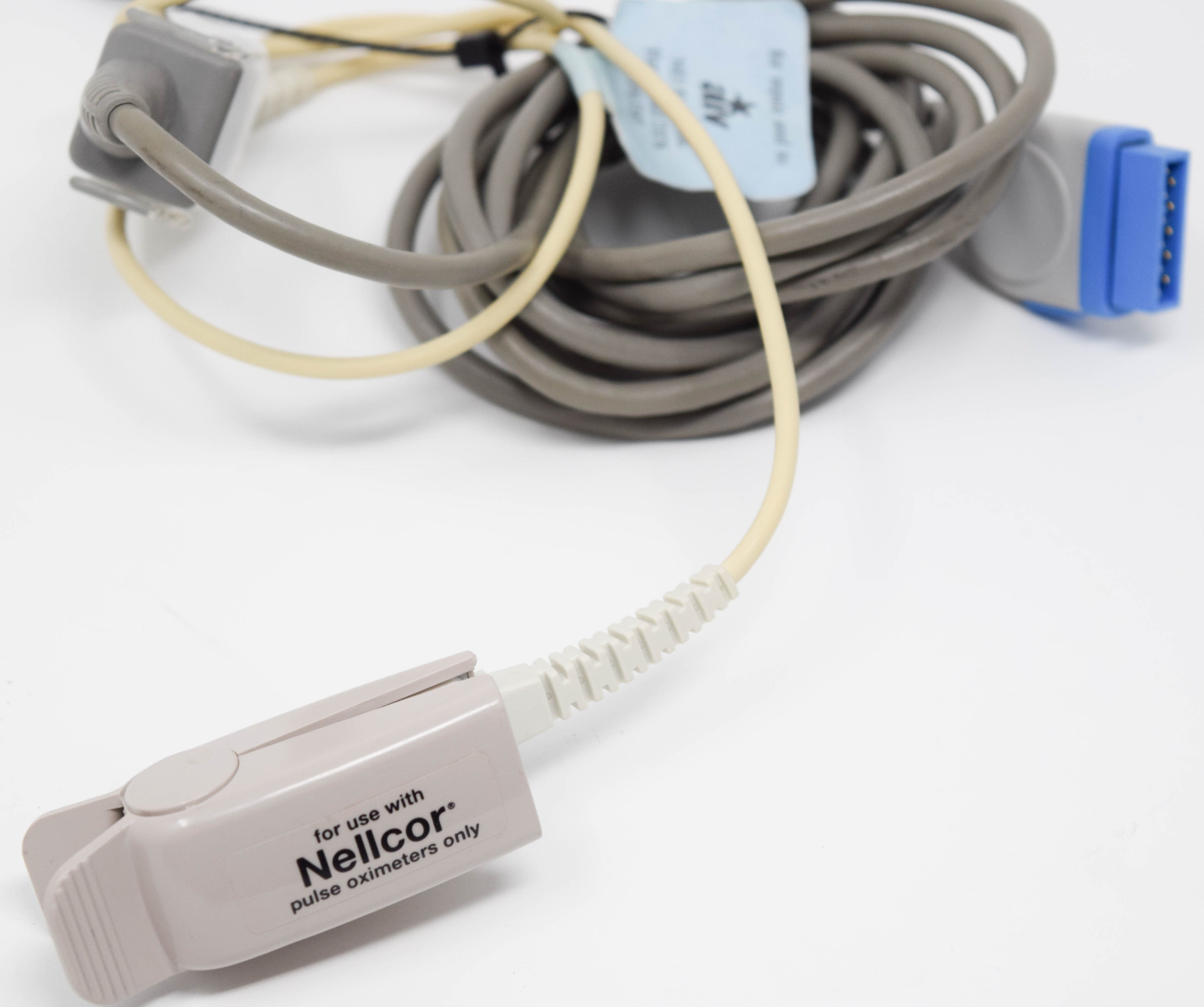 Nellcor Pulse Oximeter DS-100A Finger Clip ADULT Sensor w Plugin Cord Connection