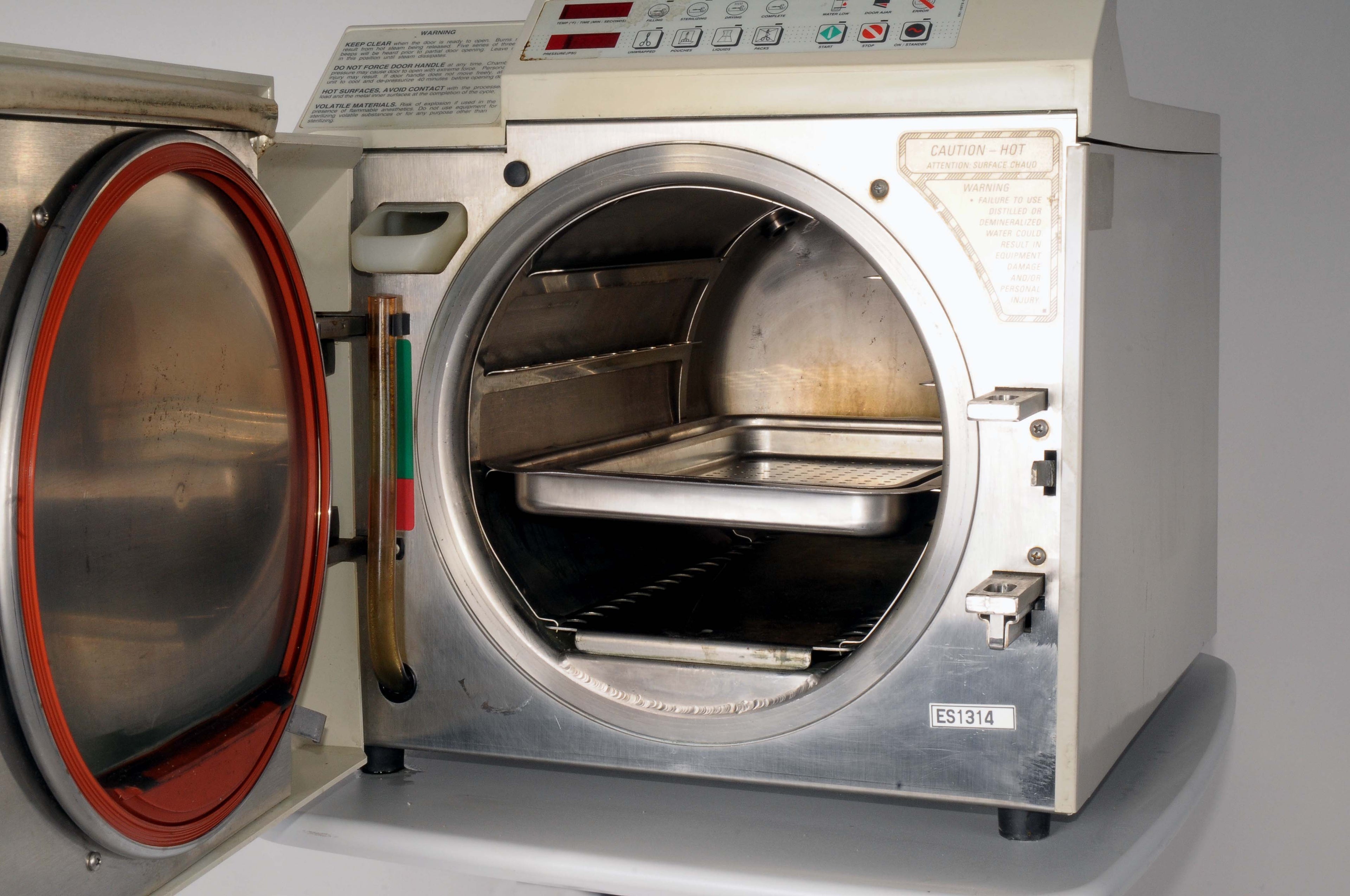 Midmark Ritter M11 Autoclave Ultraclave Sterilizer Steam Chamber M 11 w/ 2 Trays