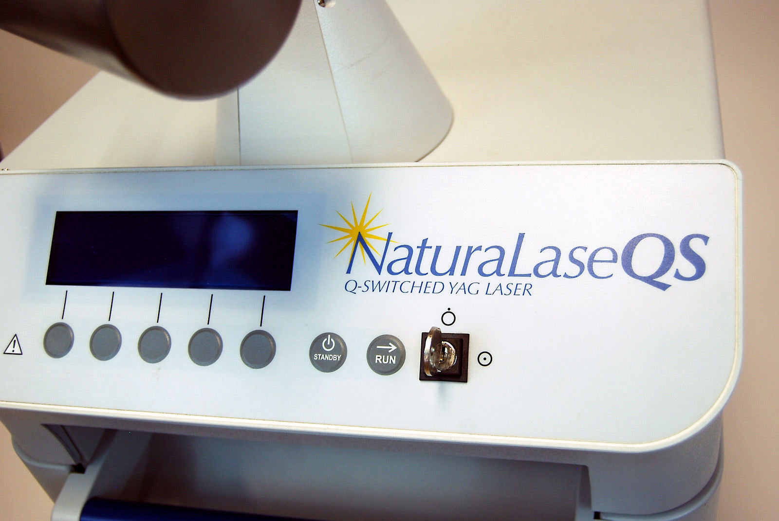 Focus Medical NaturaLase QS Tattoo Laser Q Switched 1064 532 Dye Q-Switch