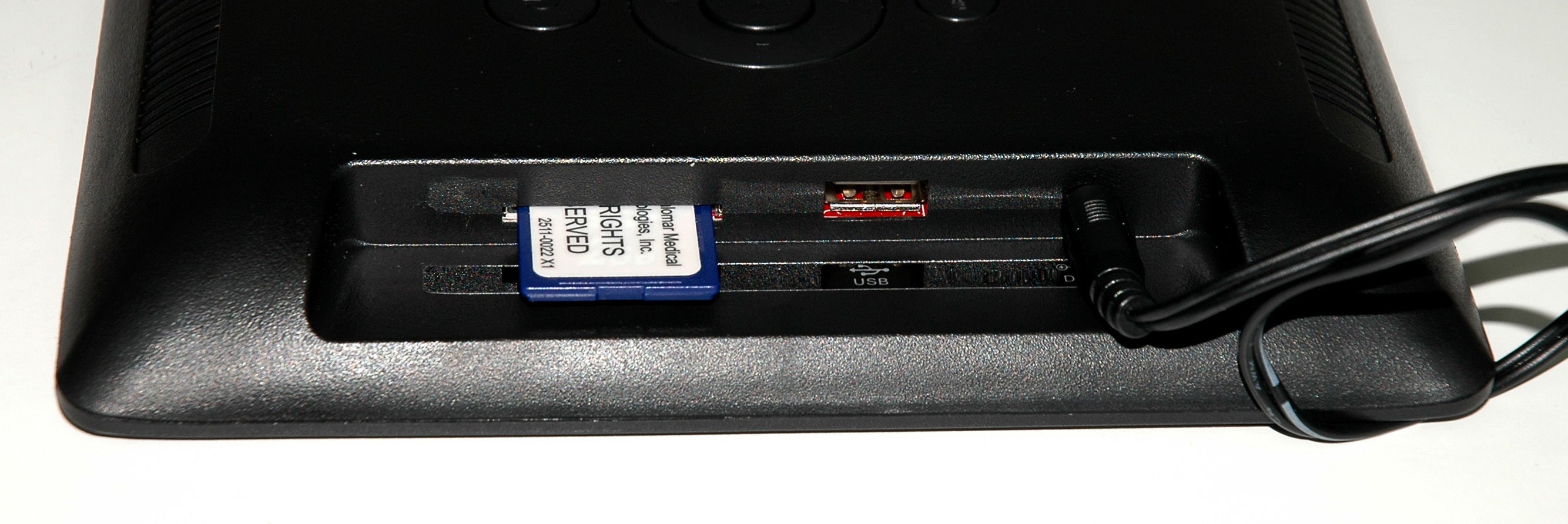 Aluratek ADPF08SF 8" Digital Photo Frame w 2GB SD Card - Picture Viewer
