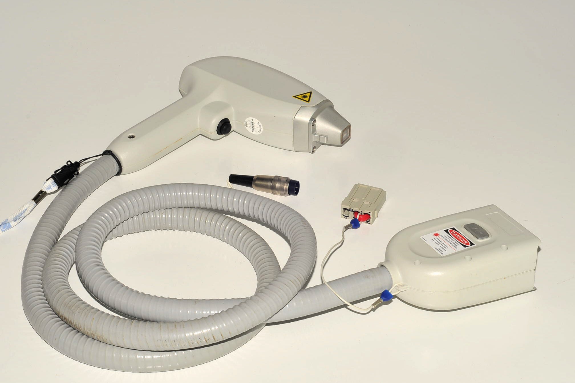 2006 Alma Lasers Sonata Handpiece Hair Removal w Carrying Case
