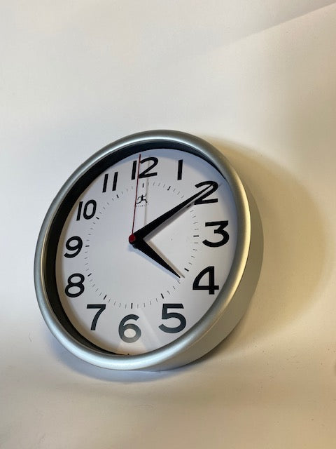 Traditional 9" Wall Clock For Office Warehouse School/ Batteries Not Included