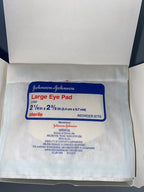 Johnson & Johnson Large Eye Pad 50 Pads 2 1/8" x 2 5/8" Sterile Medical Pads