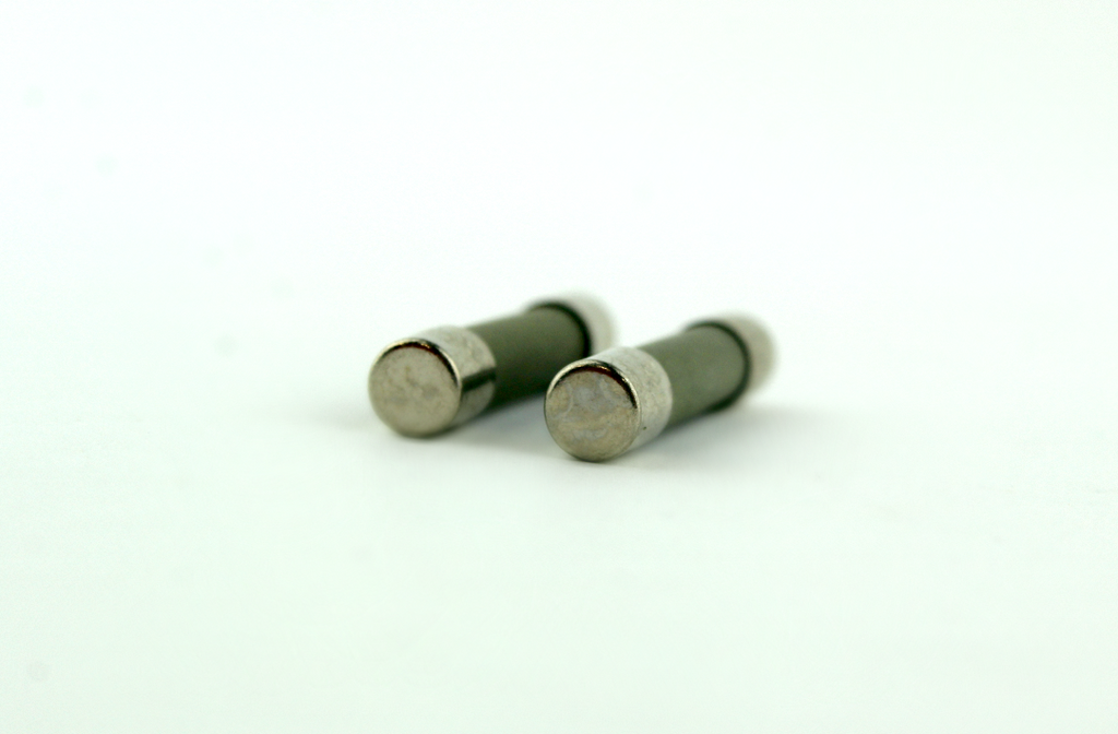MDA-20 Equivalent 1/4" x 1 1/4" 20A Time Delay Ceramic Fuse - 250V PARTS AS IS