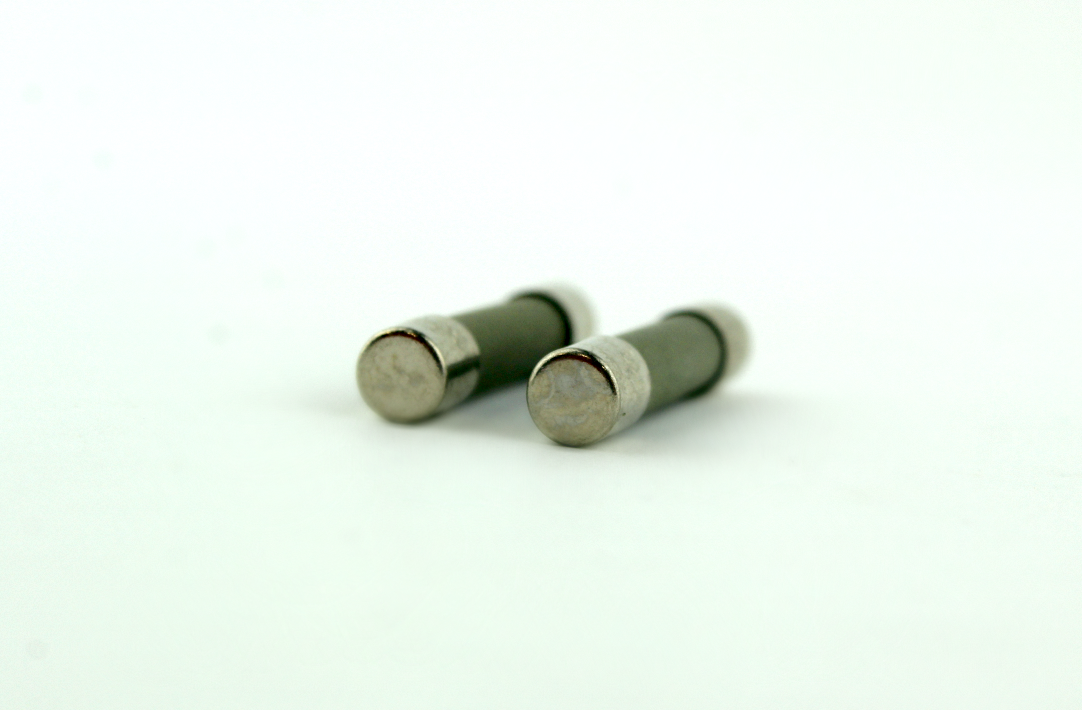 MDA-20 Equivalent 1/4" x 1 1/4" 20A Time Delay Ceramic Fuse - 250V PARTS AS IS