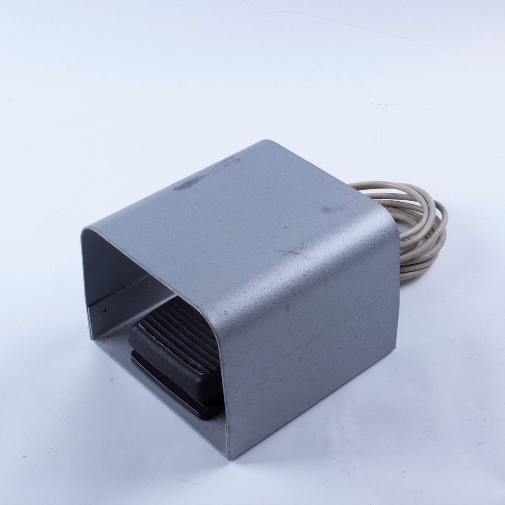 Cutera Xeo Laser Foot Pedal Switch Footswitch LEMO 4 Pin Electric Connector
