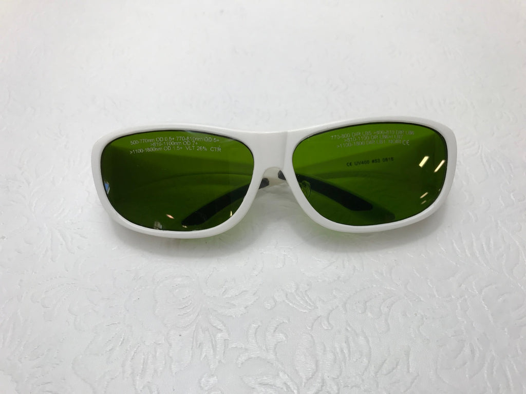 Cutera Laser Operator Eye Wear NdYAG 1064 Safety Glasses 770-1100nm Chipped