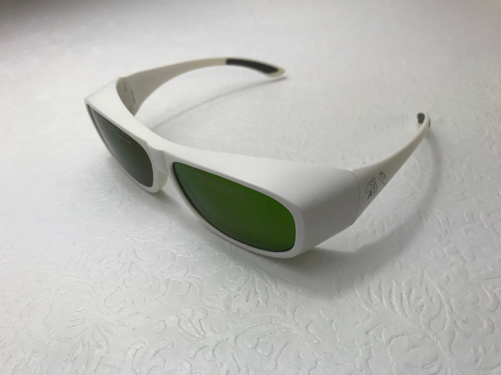 Cutera Laser Operator Eye Wear NdYAG 1064 Safety Glasses 770-1100nm Chipped