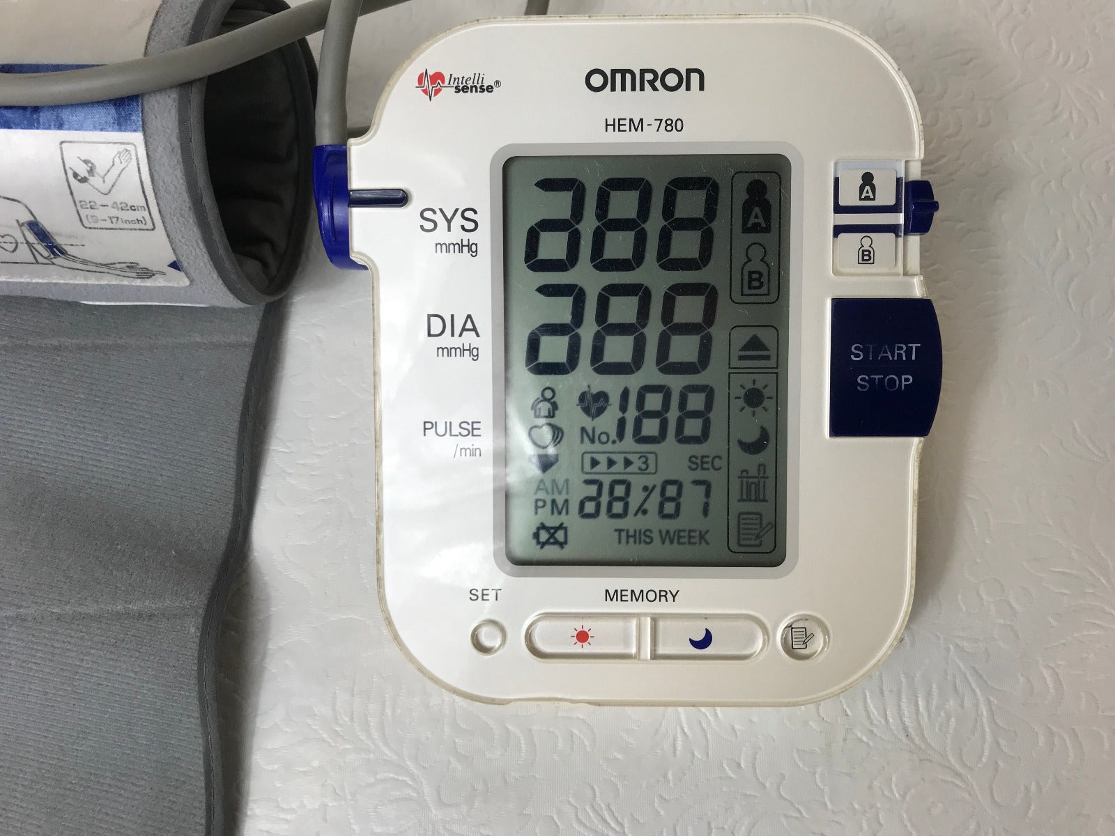 Omron Intellisense Automatic Blood Pressure Monitor Model HEM-780 22-42cm 9-17"