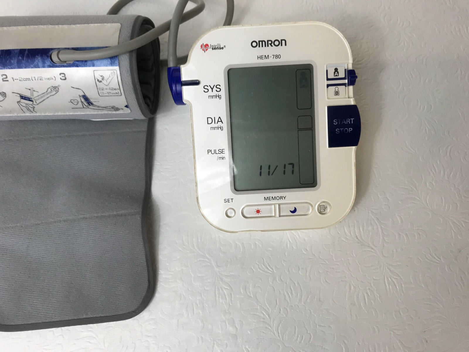 Omron Intellisense Automatic Blood Pressure Monitor Model HEM-780 22-42cm 9-17"