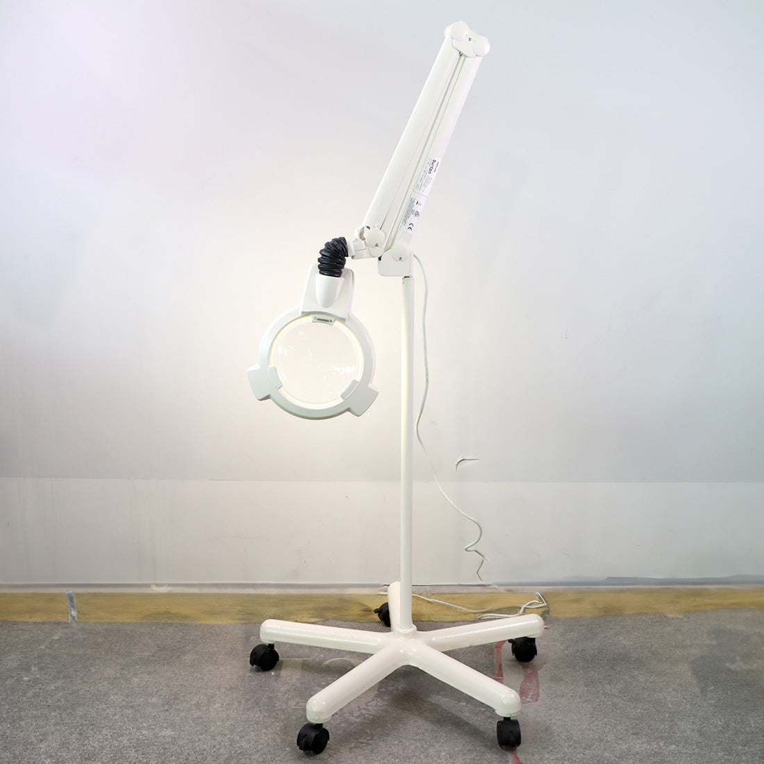 Philips Burton EM60 Portable Medical Patient Exam Light EM60