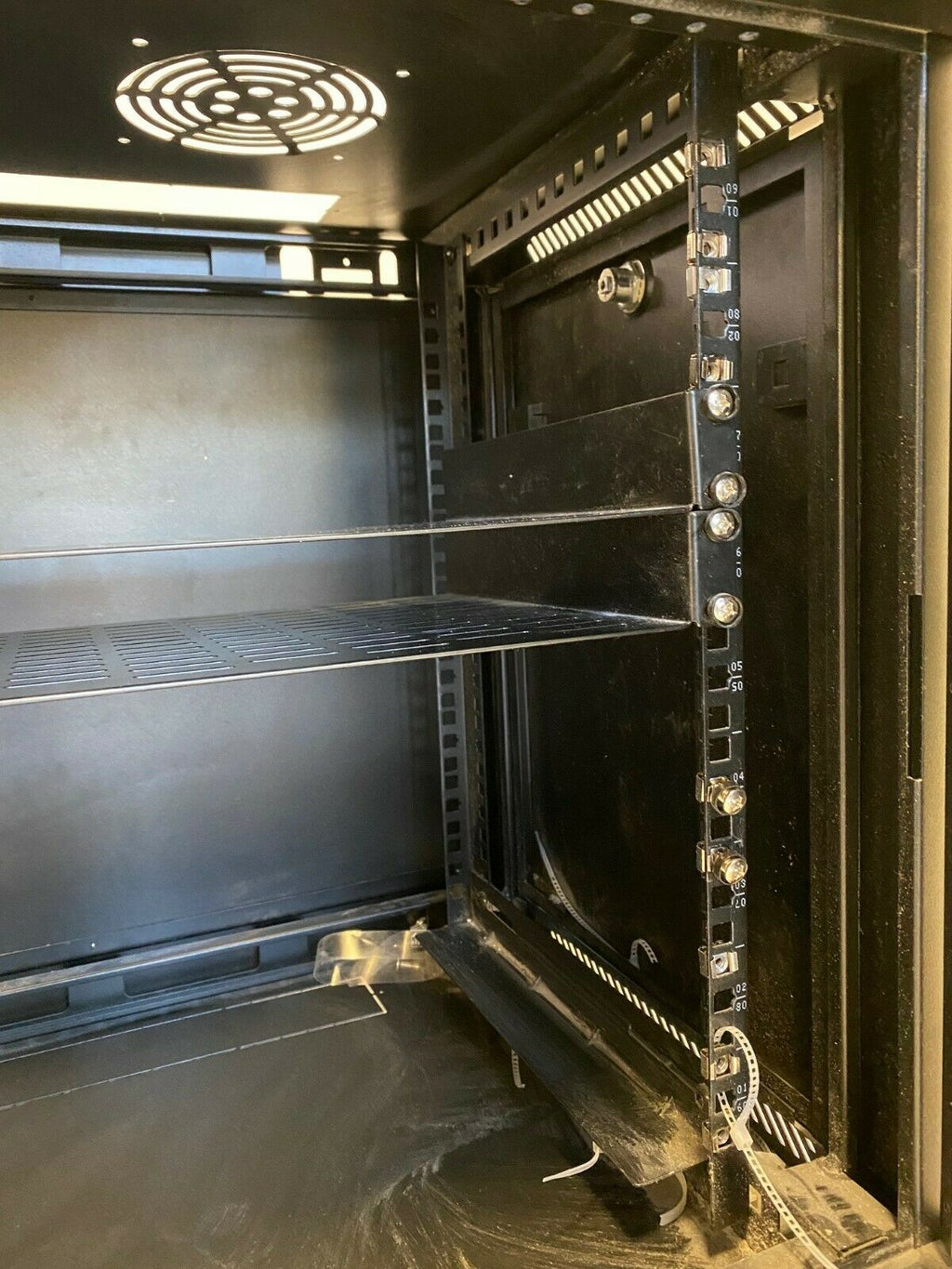 NavePoint 9U 600mm Depth Wallmount Networking Cabinet Black Used SOLD AS IS