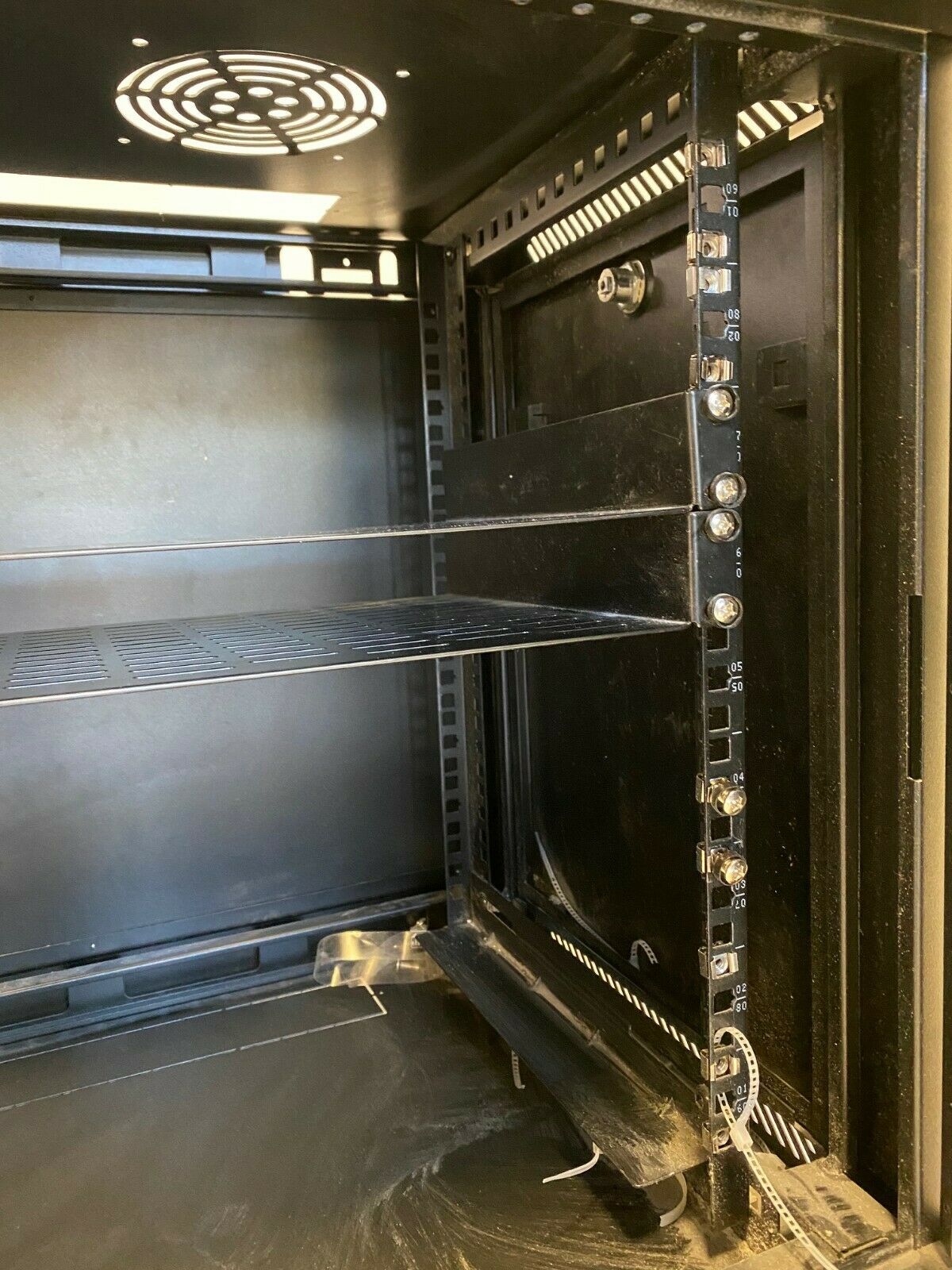 NavePoint 9U 600mm Depth Wallmount Networking Cabinet Black Used SOLD AS IS
