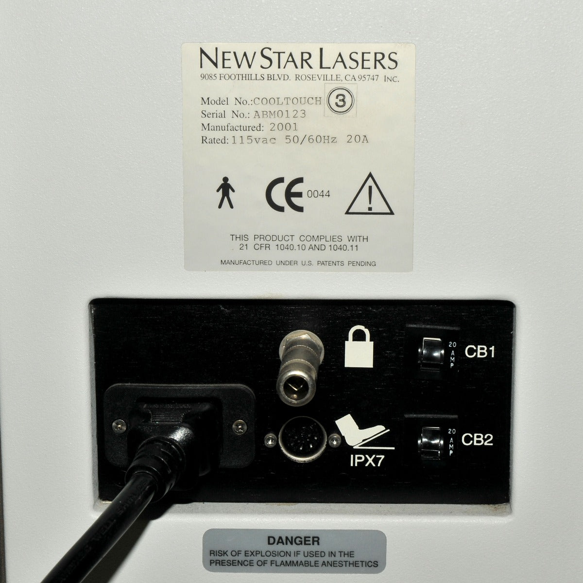 2001 NewStar CoolTouch 3 CT YAG Laser Cosmetic Acne Wrinkles Scars Skin Care
