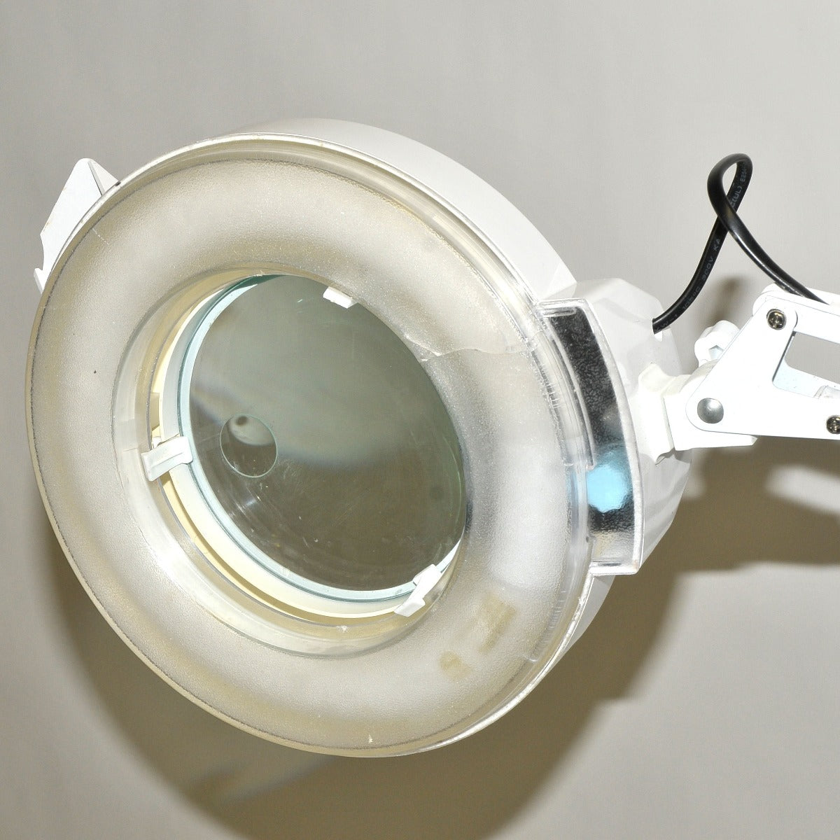 Rolling Beauty Instrument Facial Steamer White Rolling M-2005D Magnifying Glass