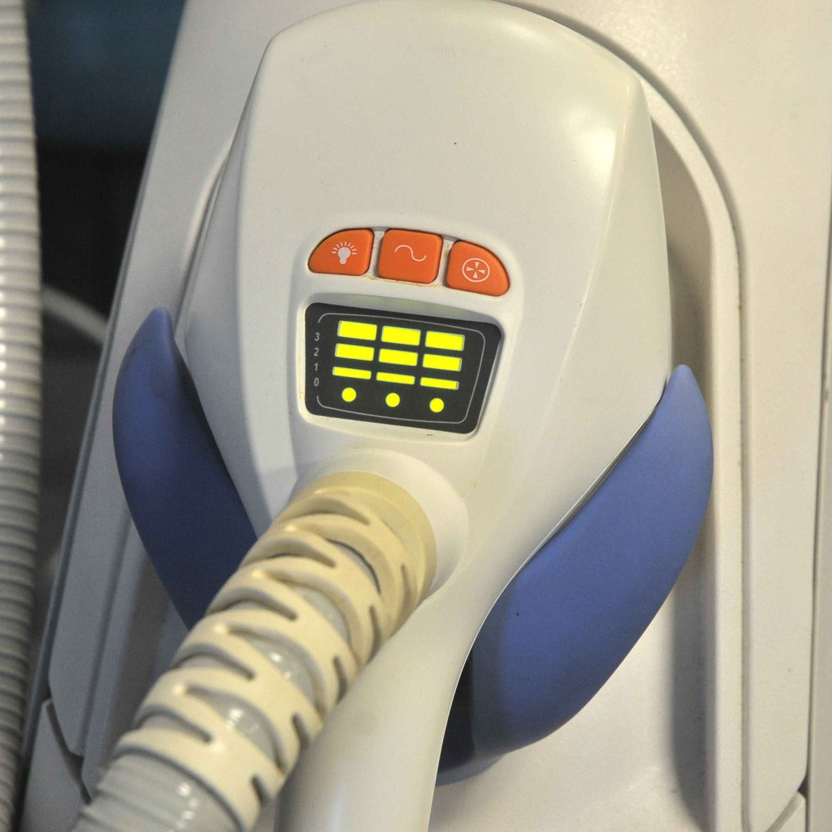 Syneron Vela Smooth Infrared RF Body Shaping Cellulite VelaSmooth Shaper ELOS