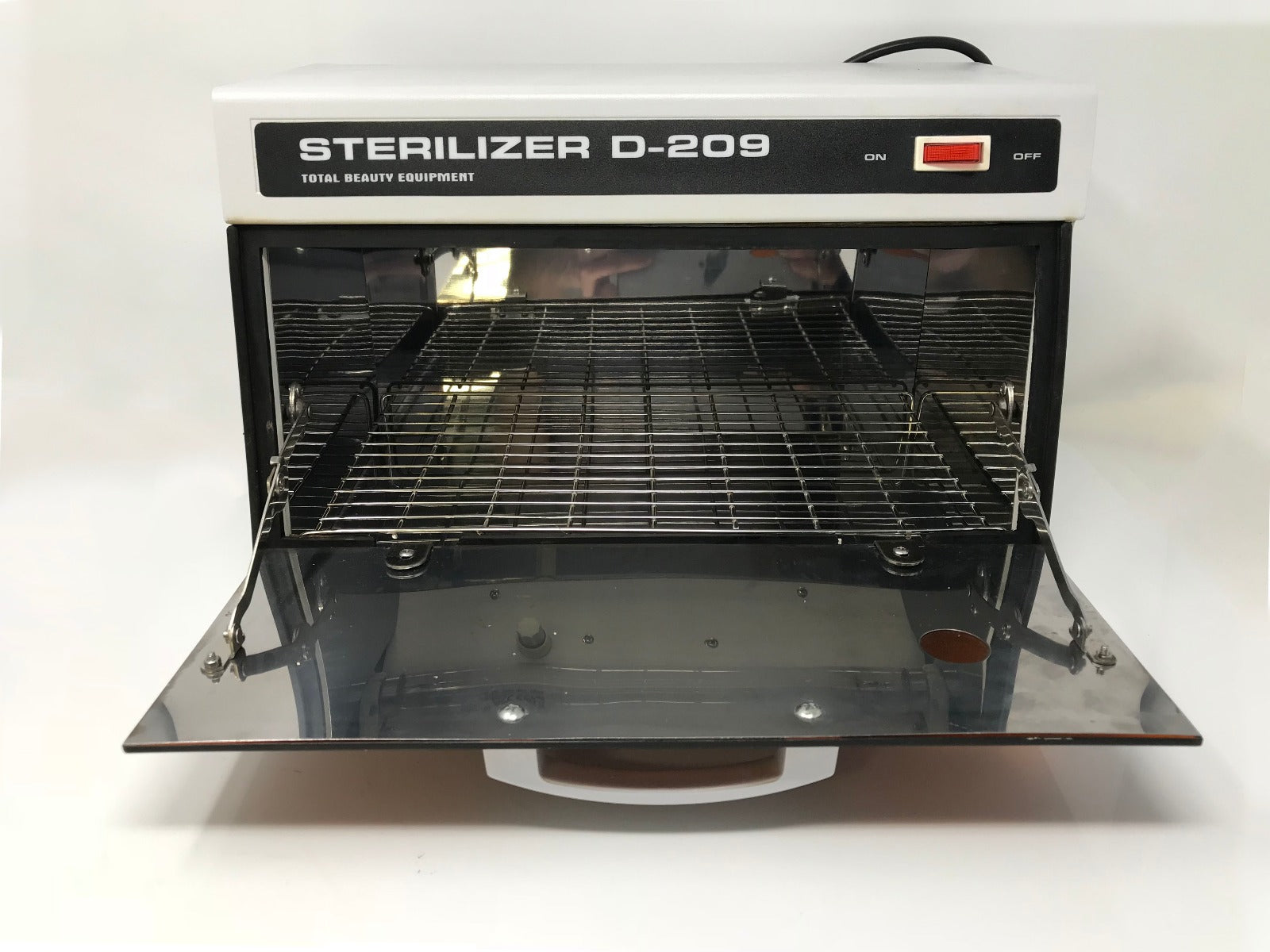 SALON CABINET Total Beauty Equipment 11 Watt Sterilizer Oven Spa UV D-209 AS IS