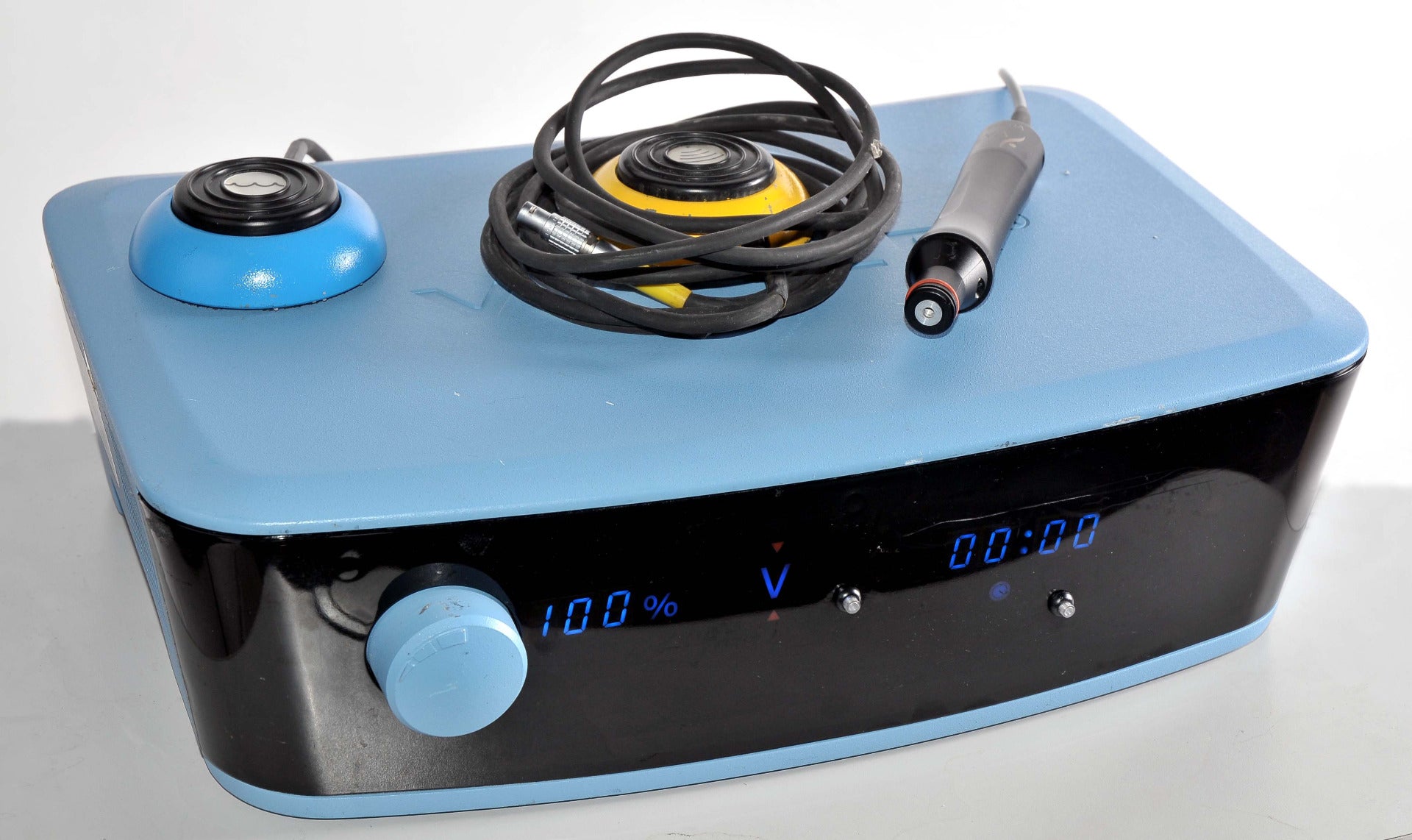 Vaser Amplifier 2.0 w/ Handpiece Cannulae Sound Surgical Cannula & FootSwitch Amp