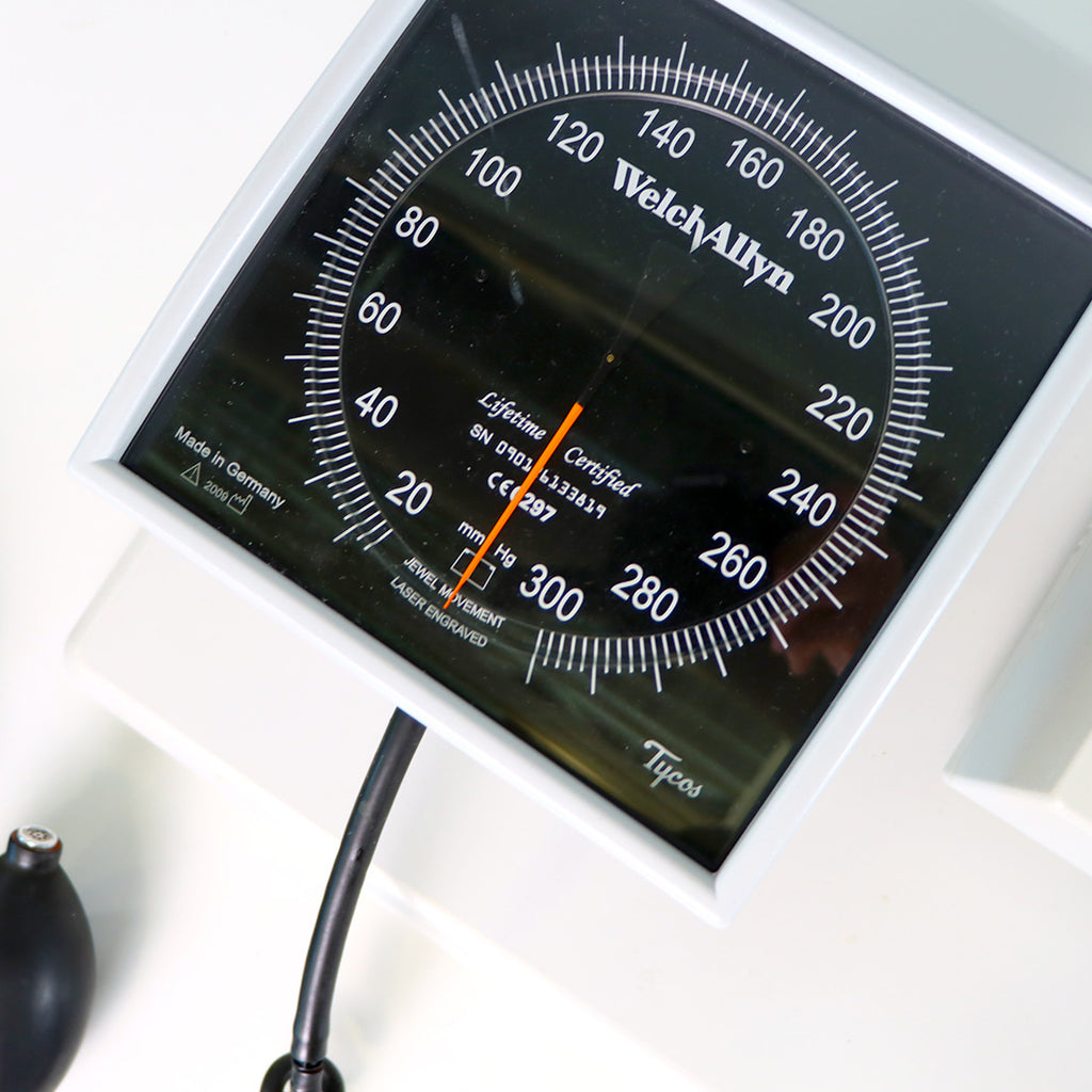 Welch Allyn Integrated Wall Diagnostic System Complete with Wall Board, Blood Pressure, 2 Heads and Tips Dispenser
